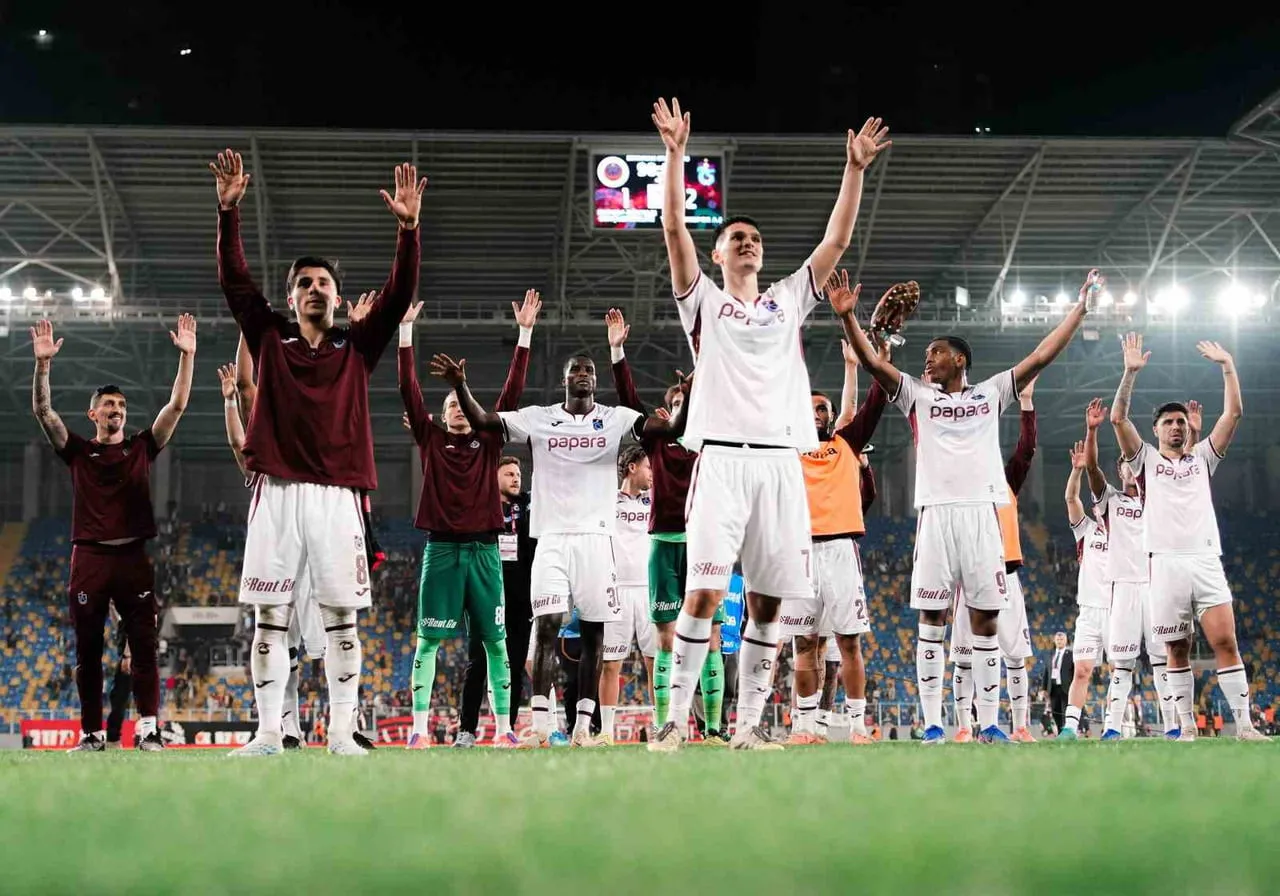 TRABZONSPOR, 2026-2027 SEZONU KOMBİNE KARTLARININ GENEL SATIŞINA BAŞLARKEN, TARAFTARLARIN KOMBİNE...