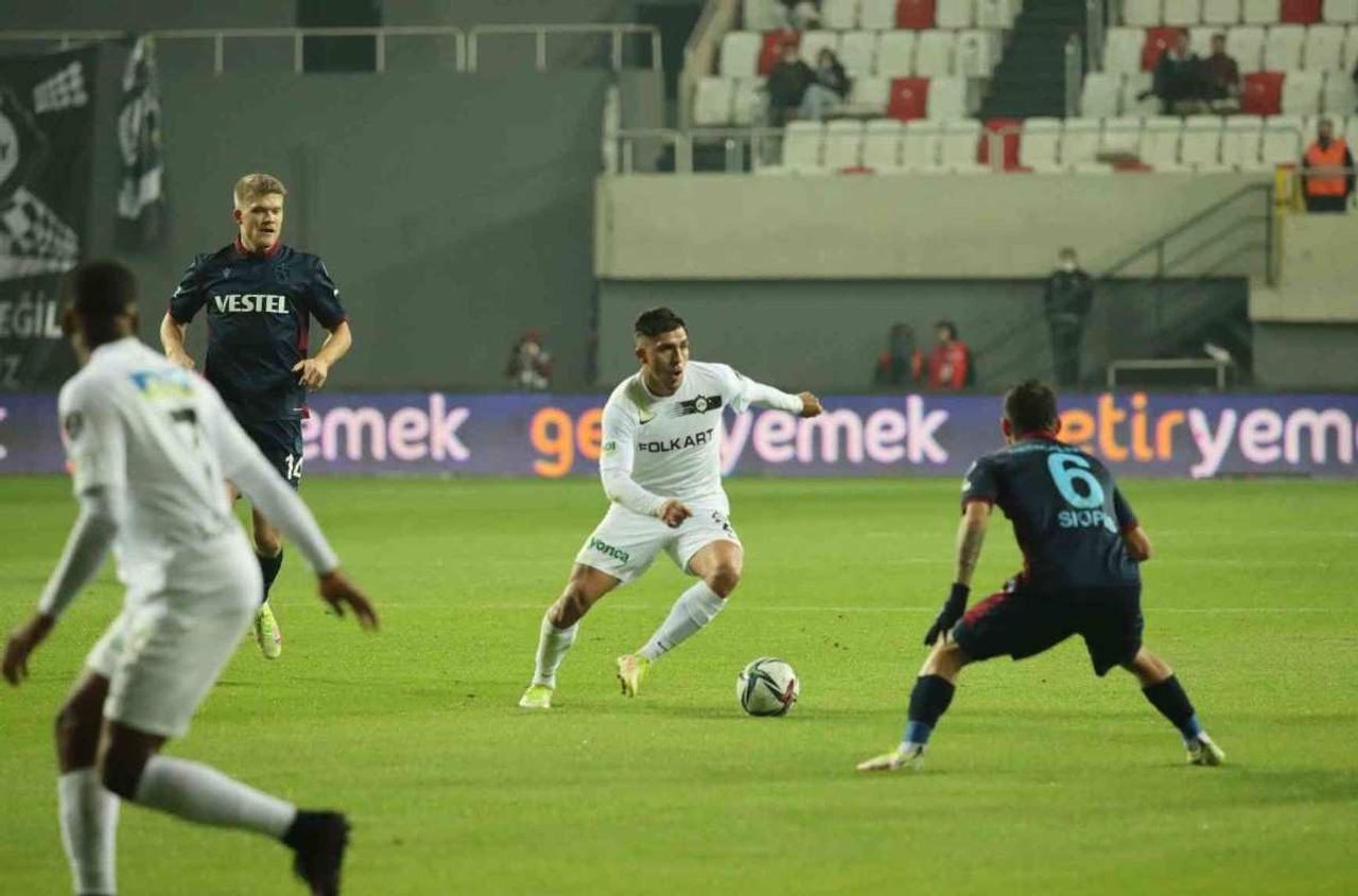 Trabzonspor - Altay maçı neden İstanbul