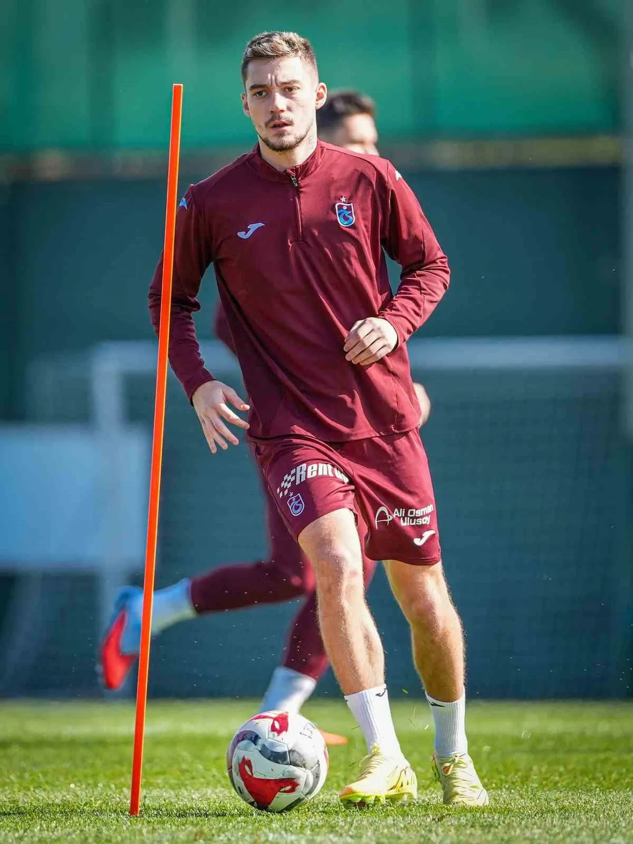 TRABZONSPOR, GEÇTİĞİMİZ SEZON KİRALIK OLARAK FORMA GİYEN BEŞİKTAŞ'IN ARNAVUT ORTA SAHA OYUNCUSU...
