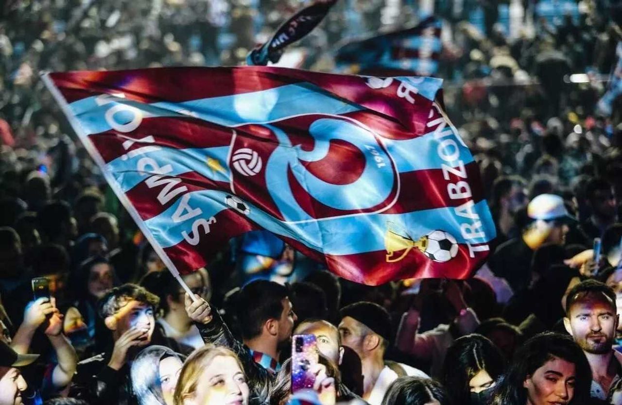 Trabzonspor şampiyonluk kutlamaları Demet Akalın konseri saat kaçta