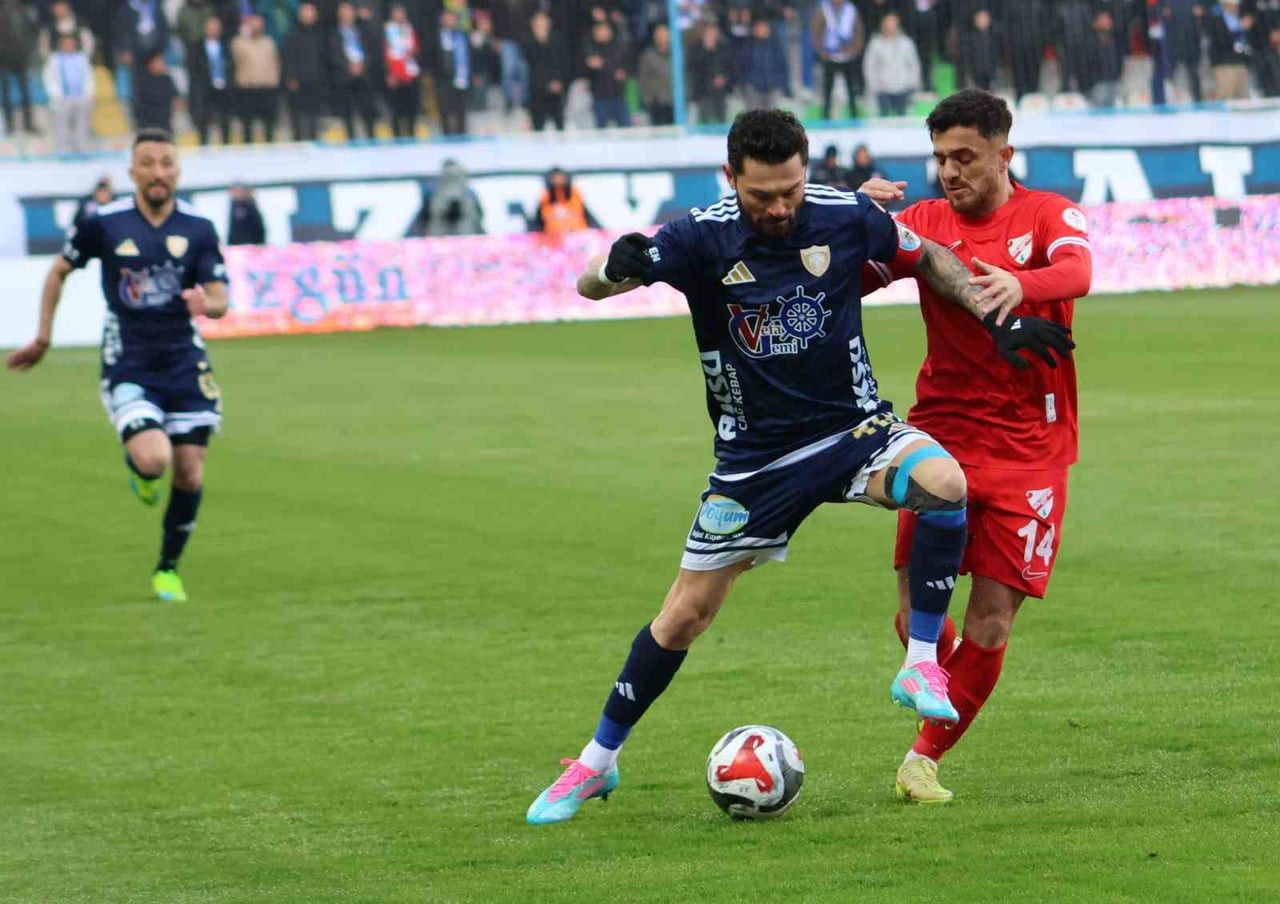 TRENDYOL 1. LİG 2025-2026 SEZONUNUN 35. HAFTA KARŞILAŞMASINDA ERZURUMSPOR, BOLUSPOR’U 2-0 MAĞLUP...