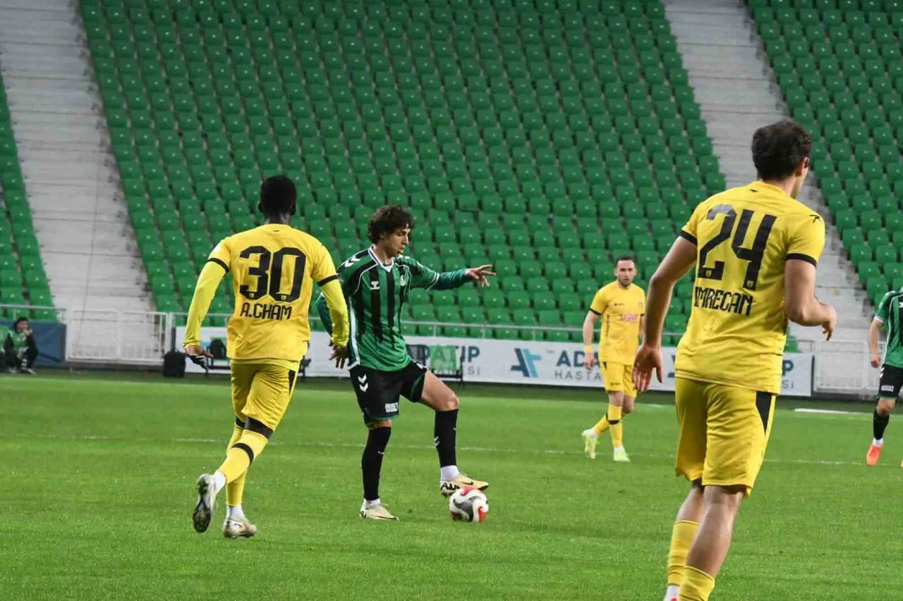 TRENDYOL 1. LİG'İN 33. HAFTASINDA SAKARYASPOR, KONUK ETTİĞİ İSTANBULSPOR İLE 2-2 BERABERE...