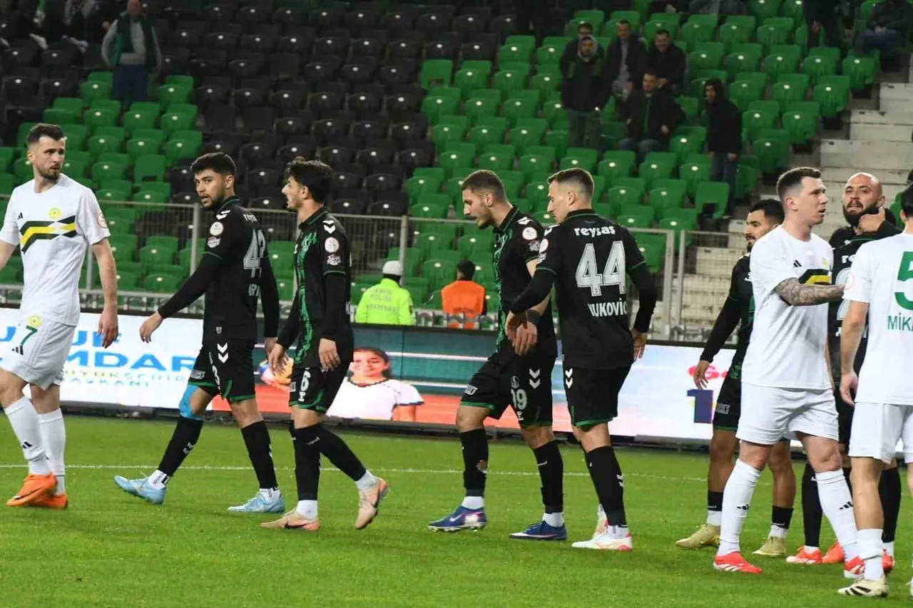 TRENDYOL 1. LİG'İN 35. HAFTASINDA SAKARYASPOR, KONUK ETTİĞİ ESENLER EROKSPOR'A 2-1 MAĞLUP...