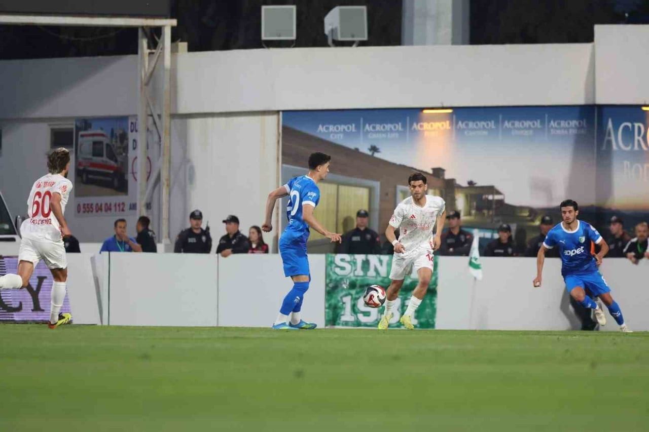 TRENDYOL 1. LİG'İN PLAY-OFF ÇEYREK FİNALİNDE BODRUM FK, SAHASINDA PENDİKSPOR'U 2-0 YENEREK YARI...