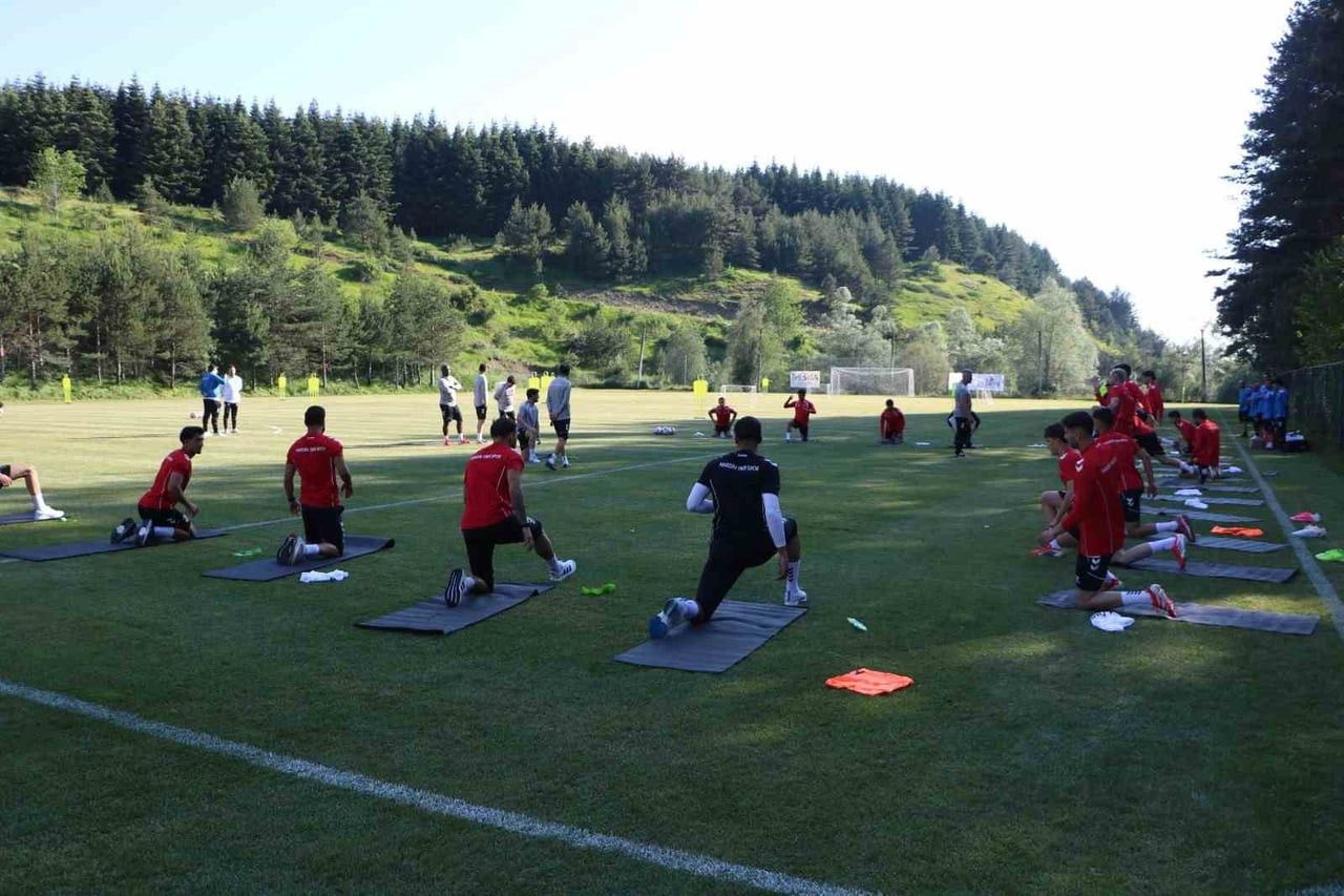 TRENDYOL 1. LİG'İN YENİ EKİPLERİNDEN MARDİN 1969 SPOR, YENİ SEZON HAZIRLIKLARI KAPSAMINDA BOLU'NUN...