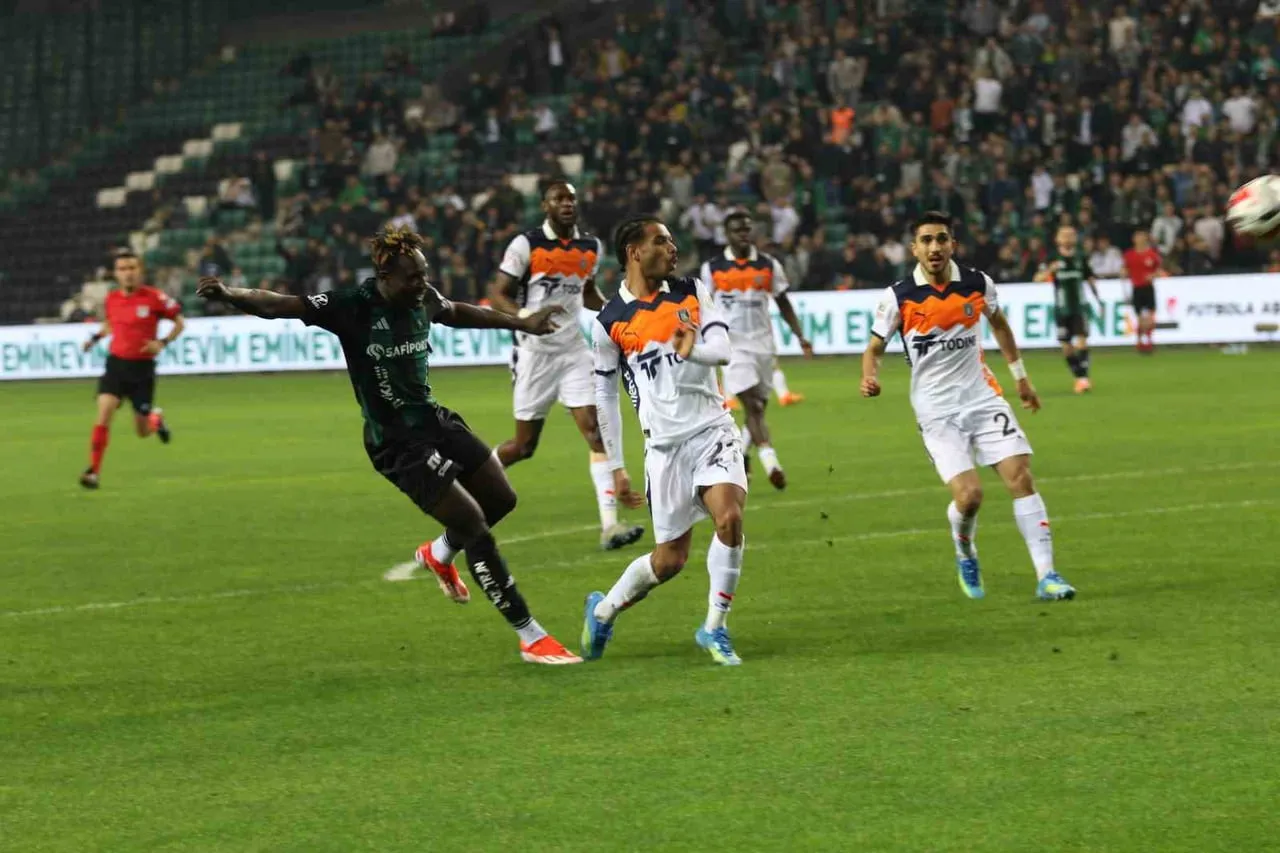 TRENDYOL SÜPER LİG 28. HAFTA KARŞILAŞMASINDA KOCAELİSPOR, RAMS BAŞAKŞEHİR’İ KONUK EDİYOR. MAÇIN...