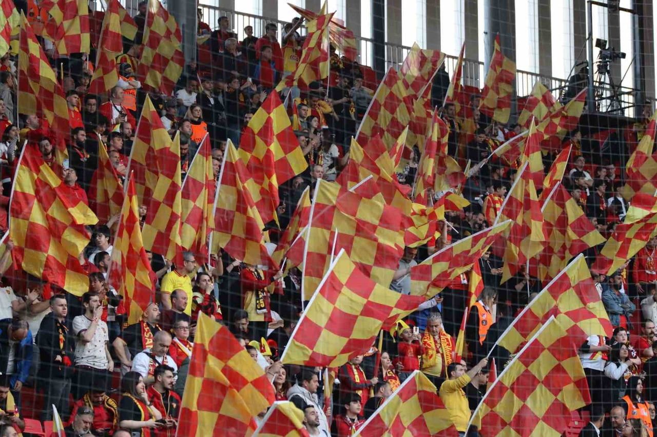 TRENDYOL SÜPER LİG'İN 27. HAFTA ERTELEME MAÇINDA GÖZTEPE, GALATASARAY'I AĞIRLIYOR. MÜCADELENİN 15...