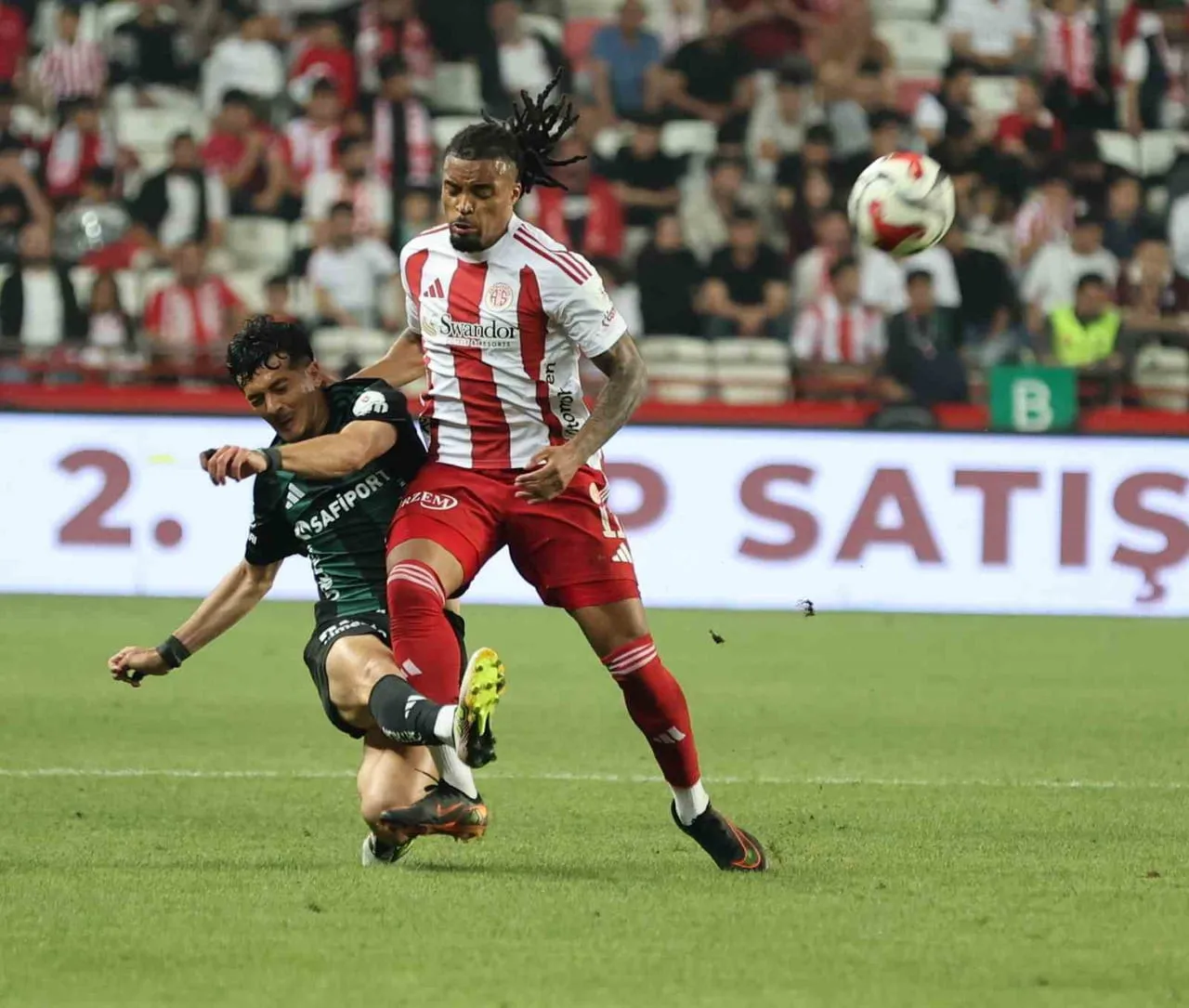 TRENDYOL SÜPER LİG'İN 34. VE SON HAFTASINDA ANTALYASPOR, SAHASINDA KOCAELİSPOR'U 1-0 MAĞLUP...