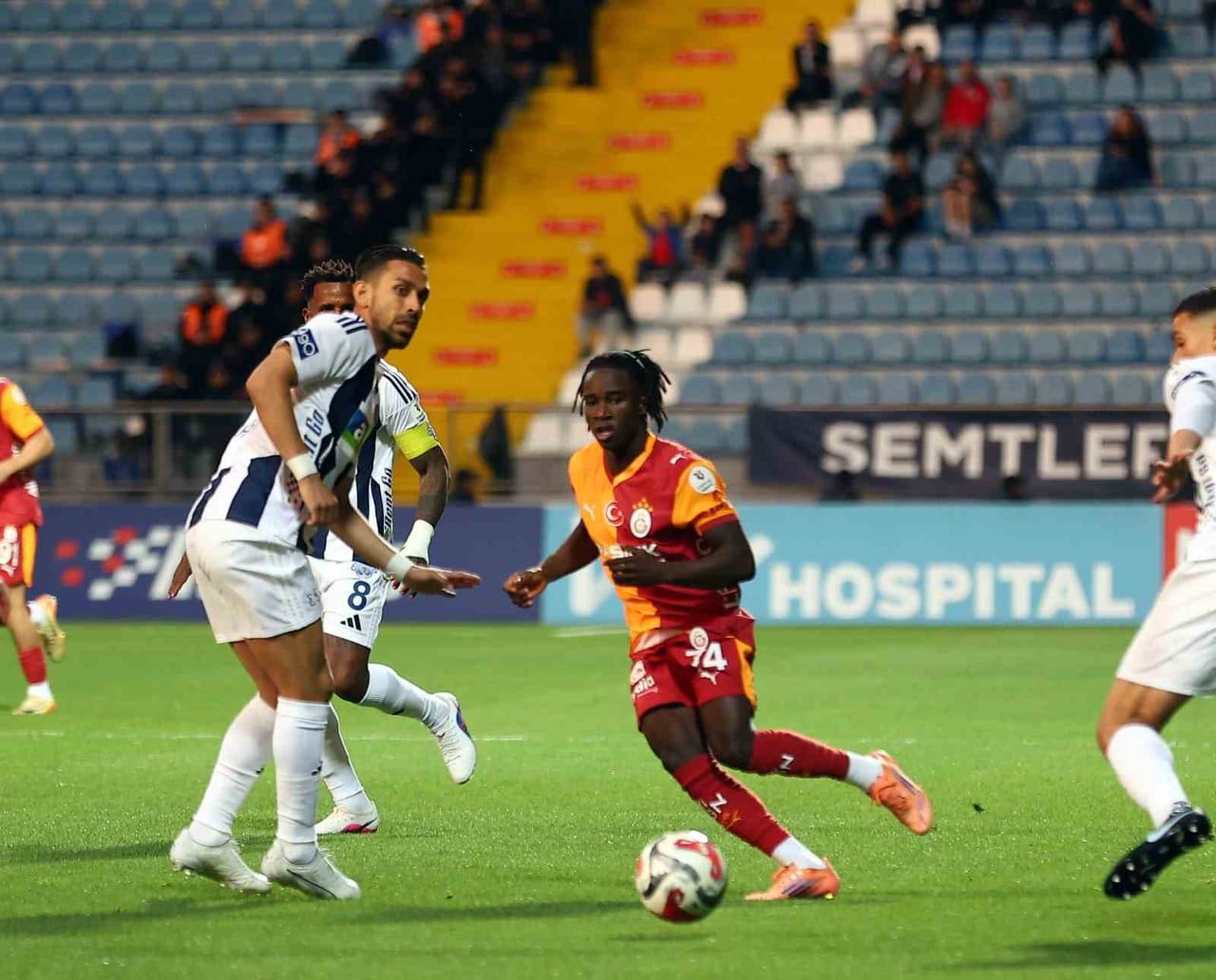 TRENDYOL SÜPER LİG'İN 34. VE SON HAFTASINDA ŞAMPİYON GALATASARAY DEPLASMANDA KASIMPAŞA İLE KARŞI...