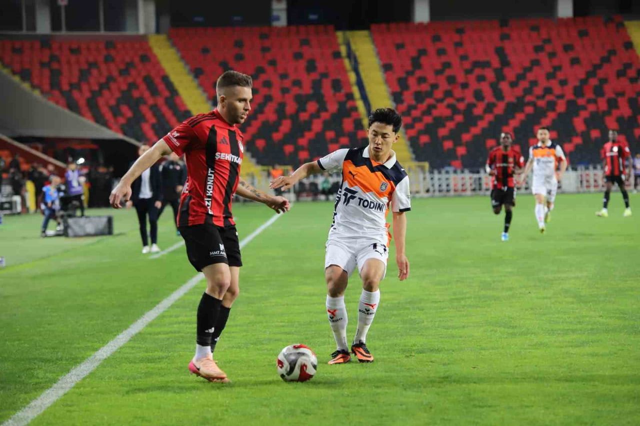 TRENDYOL SÜPER LİG'İN SON HAFTASINDA GAZİANTEP FK, SAHASINDA RAMS BAŞAKŞEHİR İLE KARŞILAŞIYOR....