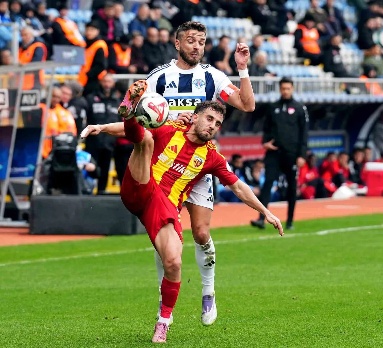 TRENDYOL SÜPER LİG’İN 28. HAFTASINDA KASIMPAŞA, SAHASINDA KAYSERİSPOR İLE KARŞILAŞIYOR....