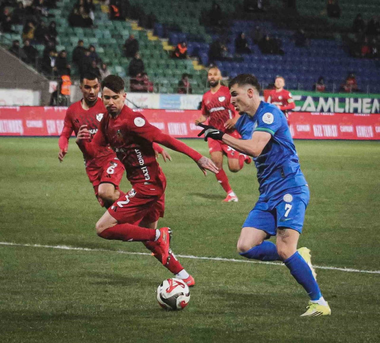 TRENDYOL SÜPER LİG’İN 29. HAFTASINDA ÇAYKUR RİZESPOR, SAHASINDA GAZİANTEP FK’YI 2-1 MAĞLUP...
