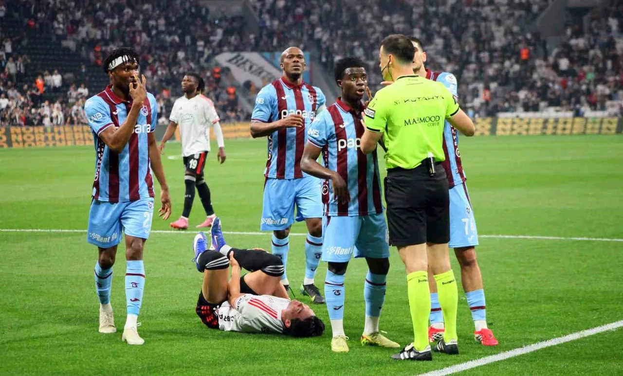 TRENDYOL SÜPER LİG’İN 33. HAFTASINDA BEŞİKTAŞ, SAHASINDA TRABZONSPOR İLE KARŞILAŞIYOR. MÜSABAKANIN...