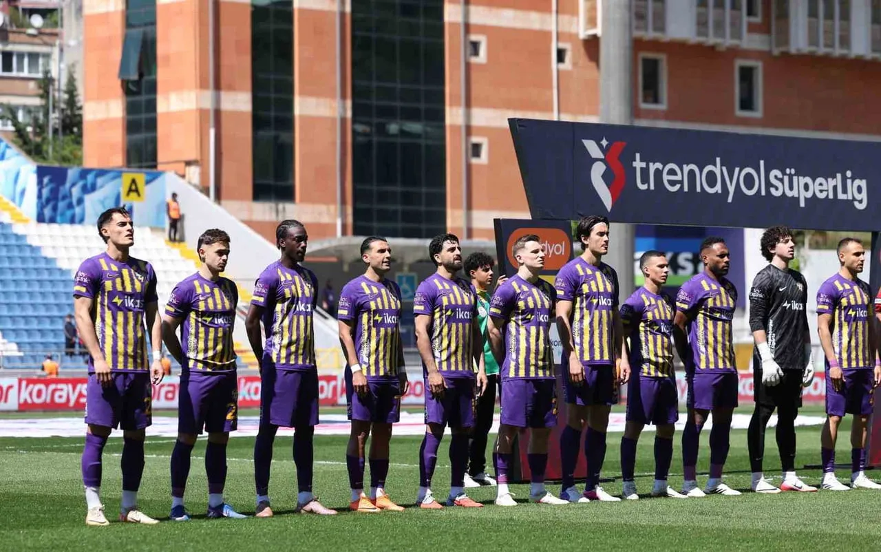 TRENDYOL SÜPER LİG’İN SON HAFTASINDA FENERBAHÇE KARŞISINDA 2-0 ÖNE GEÇTİĞİ MAÇTA 3-2 GERİYE...