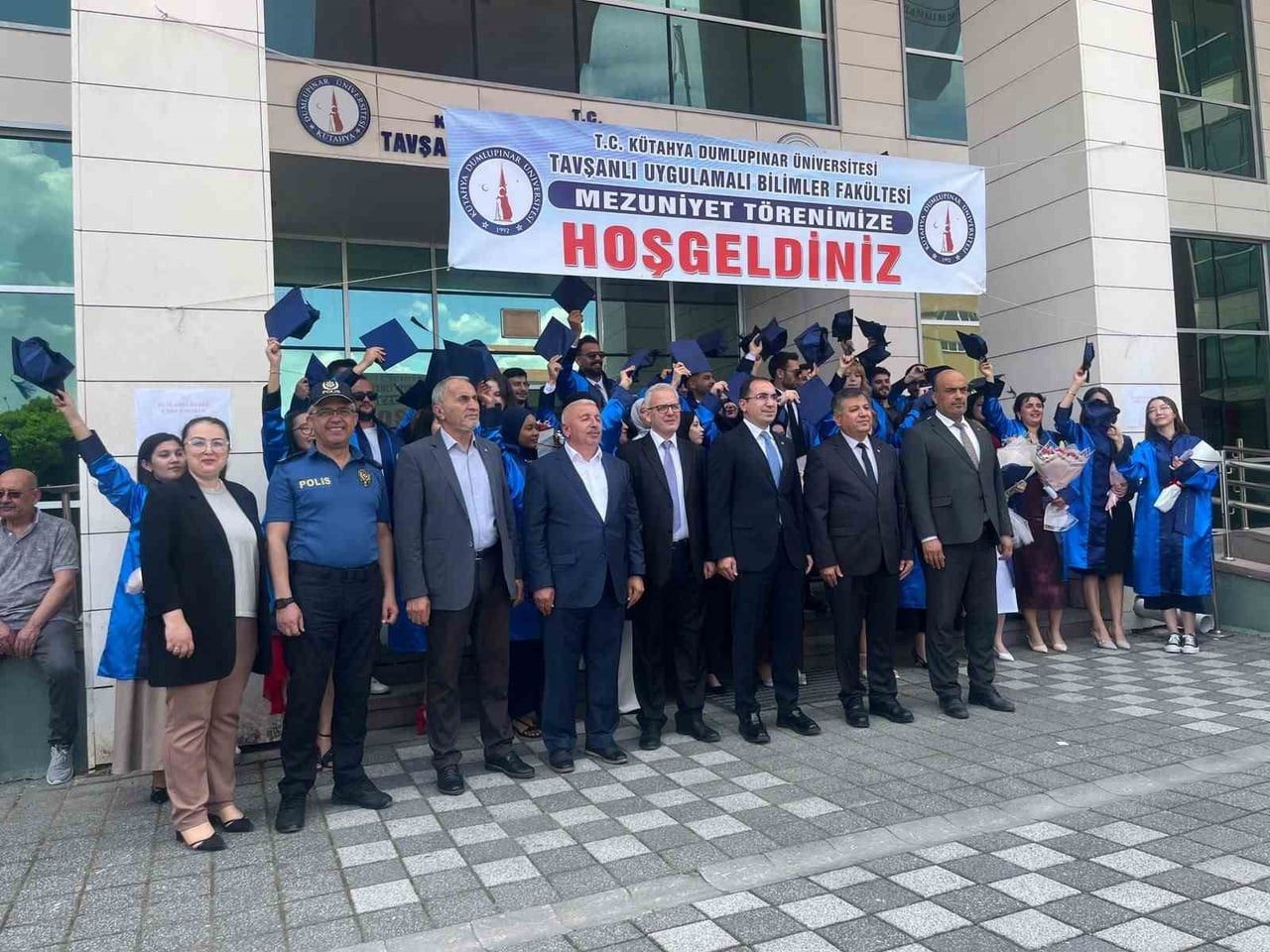 TUBİF'TE 4 YILLIK EĞİTİMLERİNİ BAŞARIYLA TAMAMLAYAN ÖĞRENCİLER, DÜZENLENEN GÖRKEMLİ BİR TÖRENLE...