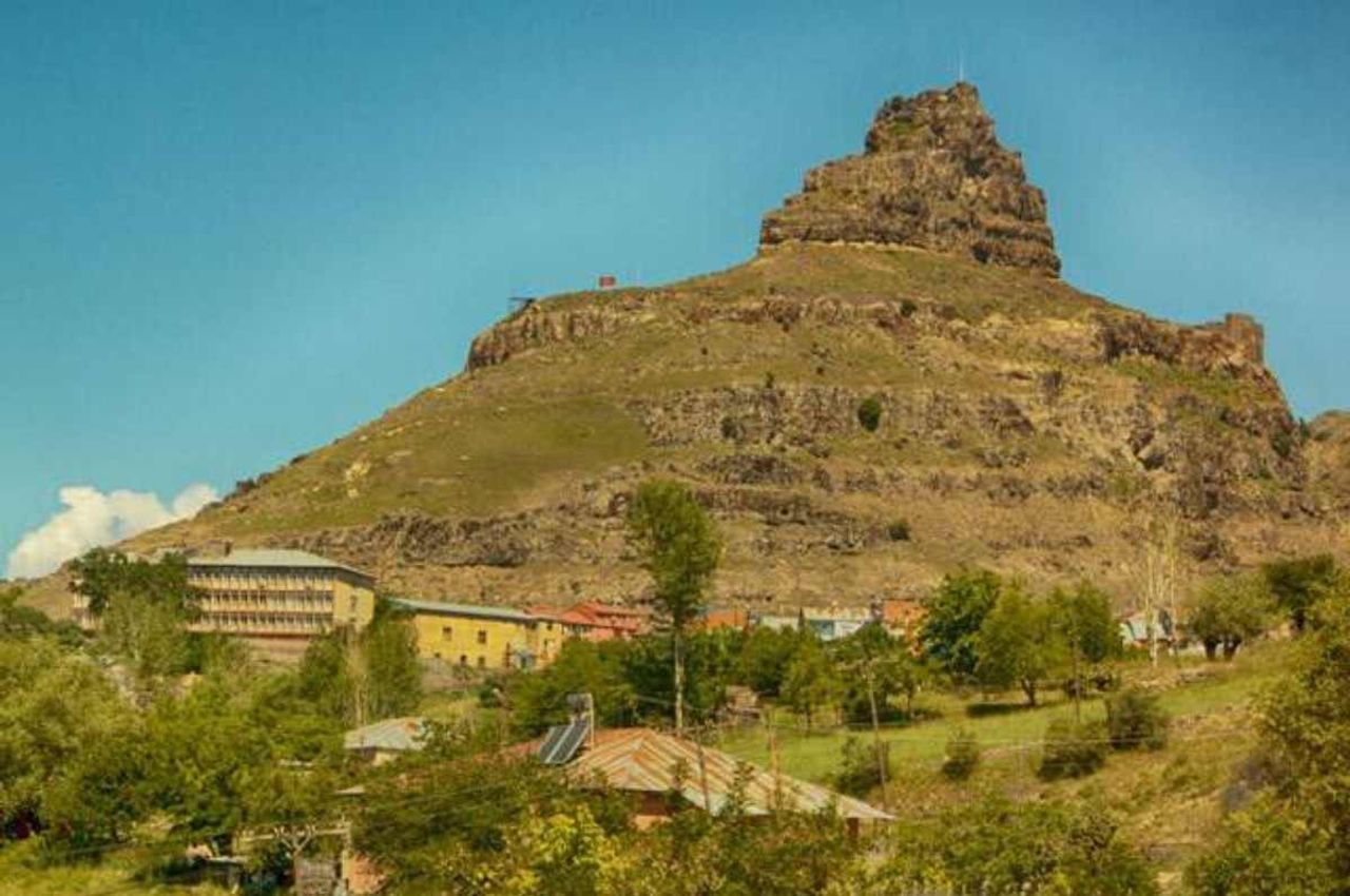 Tunceli Mazgirt Kalesi