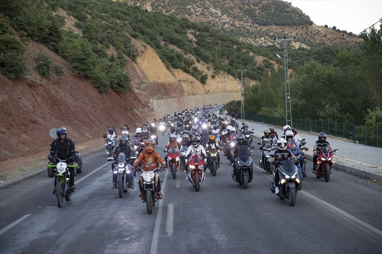 Tunceli'de, MamekiFest etkinlikleri kapsamında Munzur Vadisi Milli Parkı'nda motosiklet turu...
