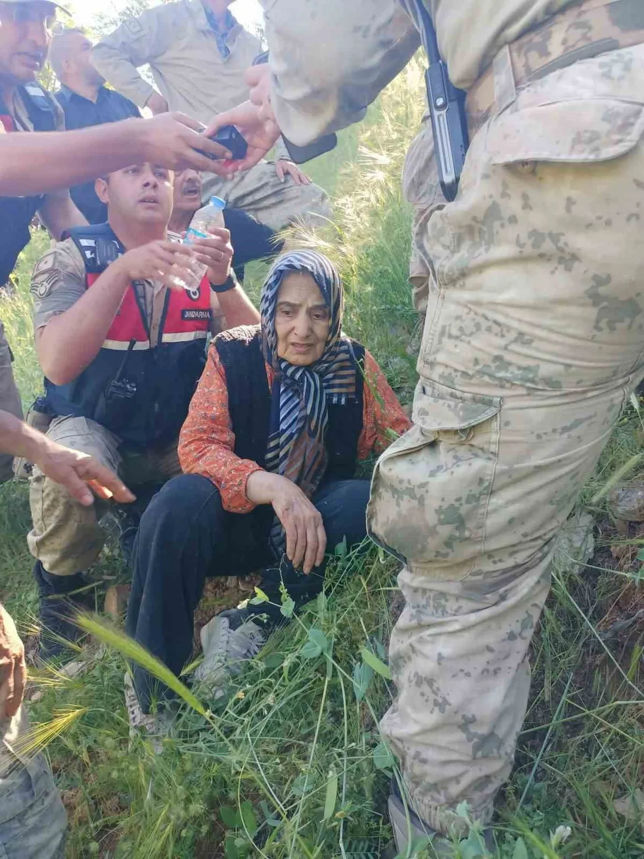 TUNCELİ’NİN ÇEMİŞGEZEK İLÇESİNE BAĞLI GÜLBAHÇE KÖYÜNDE KAYBOLAN ALZHEİMER HASTASI GÖRSEN ÖZCAN...