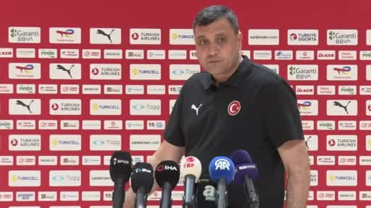 Türkiye Basketbol Federasyonu Sportif Direktörü Alper Yılmaz, Bosna Hersek ve İsviçre maçlarında...