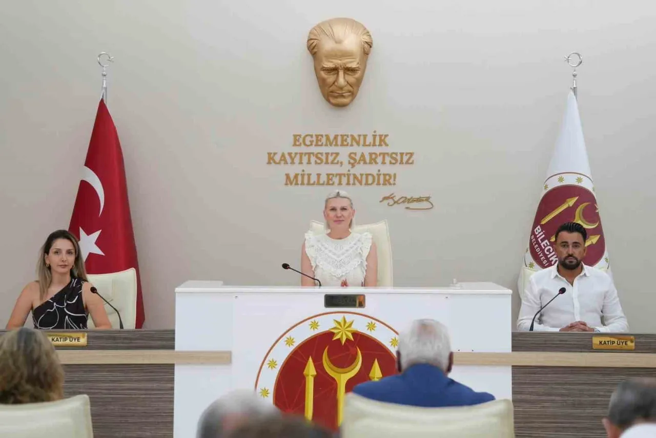 TÜRKİYE BELEDİYELER BİRLİĞİNDEN BİLECİK BELEDİYESİ’NE HİBE ARAÇ