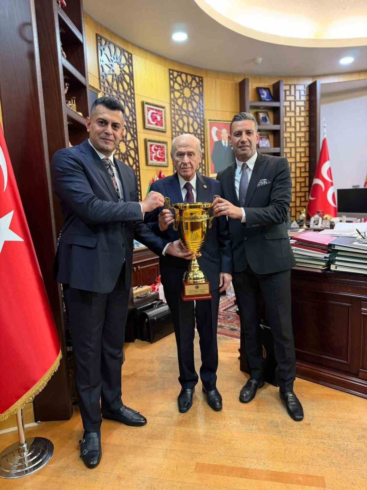 TÜRKİYE BOKS FEDERASYONU BAŞKANI SUAT HEKİMOĞLU VE ASBAŞKAN SİNAN DEMİRCİOĞLU, MİLLİYETÇİ HAREKET...