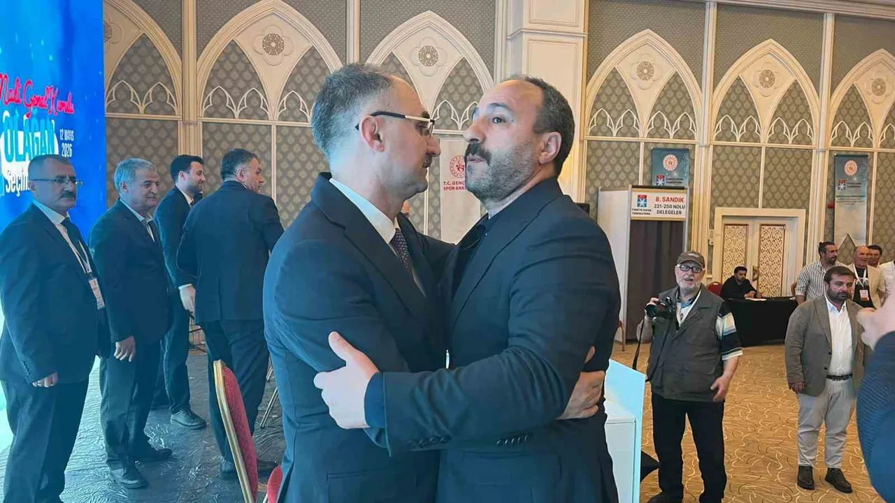 TÜRKİYE KAYAK FEDERASYONU 6’NCI OLAĞAN GENEL KURULU'NDA, TARKAN SOYAK VE MEVCUT BAŞKAN SÜLEYMAN...