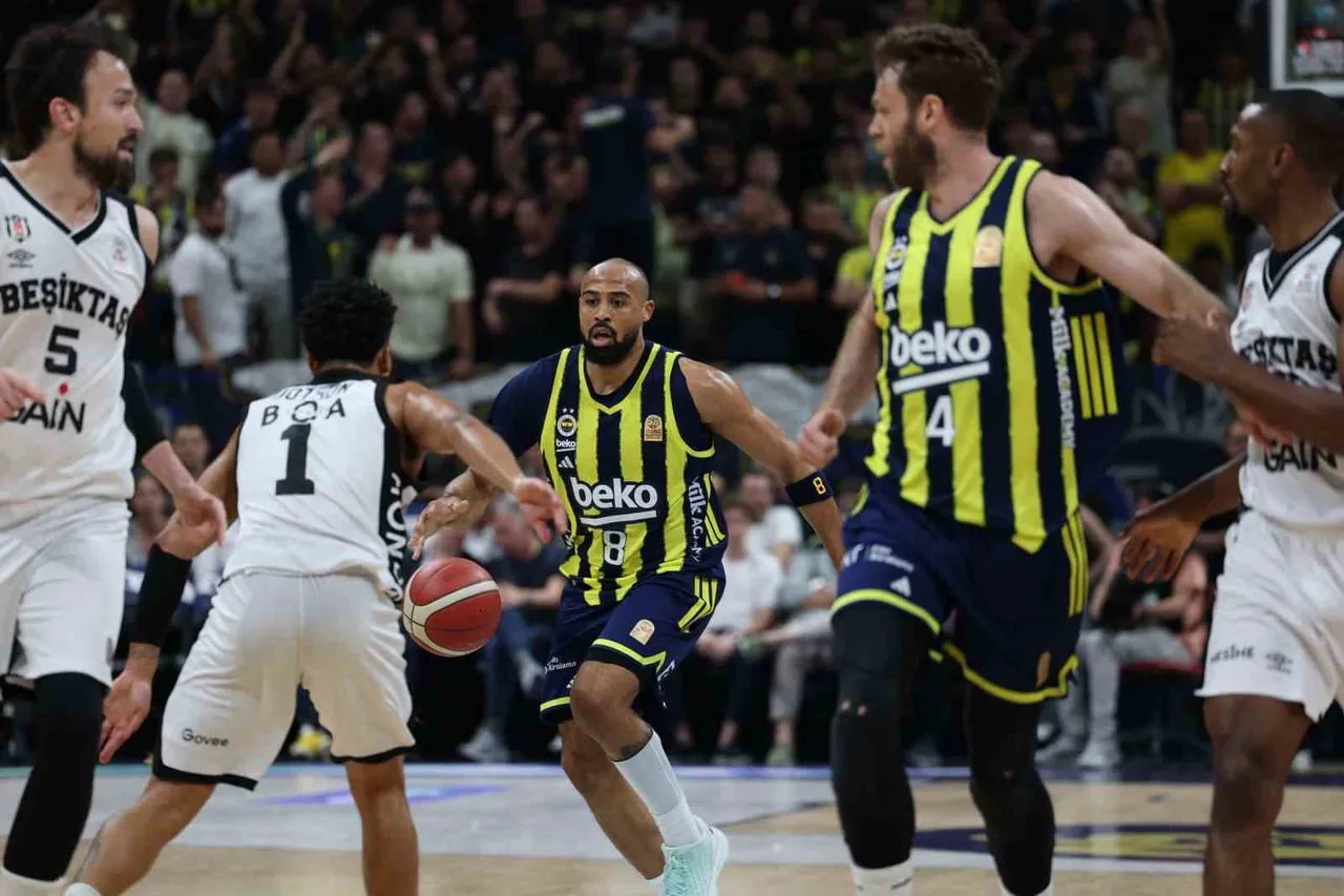 TÜRKİYE SİGORTA BASKETBOL SÜPER LİGİ PLAY-OFF FİNAL SERİSİ İKİNCİ MAÇINDA FENERBAHÇE BEKO, KONUK...