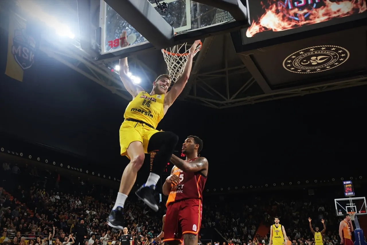 Türkiye Sigorta Basketbol Süper Ligi'nin 22. haftasında Mersin Spor ile Galatasaray MCT Technic...