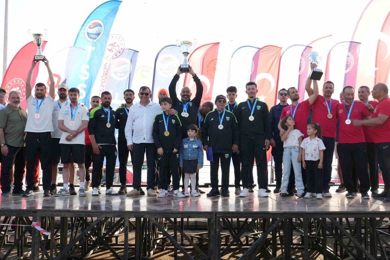 TÜRKİYE SUALTI SPORLARI FEDERASYONU (TSSF) TARAFINDAN GÖKÇEADA’DA GERÇEKLEŞTİRİLEN ZIPKINLA BALIK...