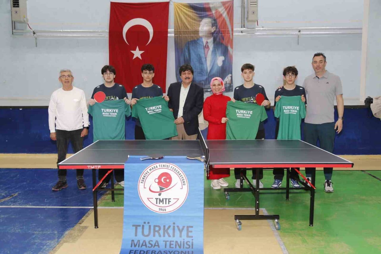 TÜRKİYE ÜÇÜNCÜSÜ MENTEŞE ANADOLU LİSESİNE FEDERASYONDAN TENİS MASASI
