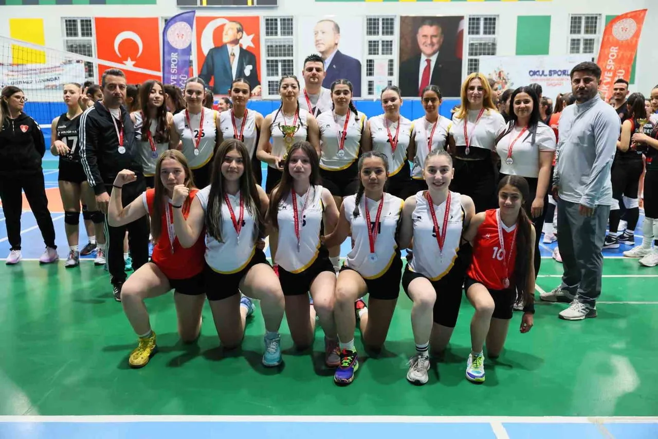 TÜRKİYE VOLEYBOL FEDERASYONU’NUN 2025-2026 FAALİYET TAKVİMİNDE YER ALAN VOLEYBOL KÜÇÜK KIZLAR...
