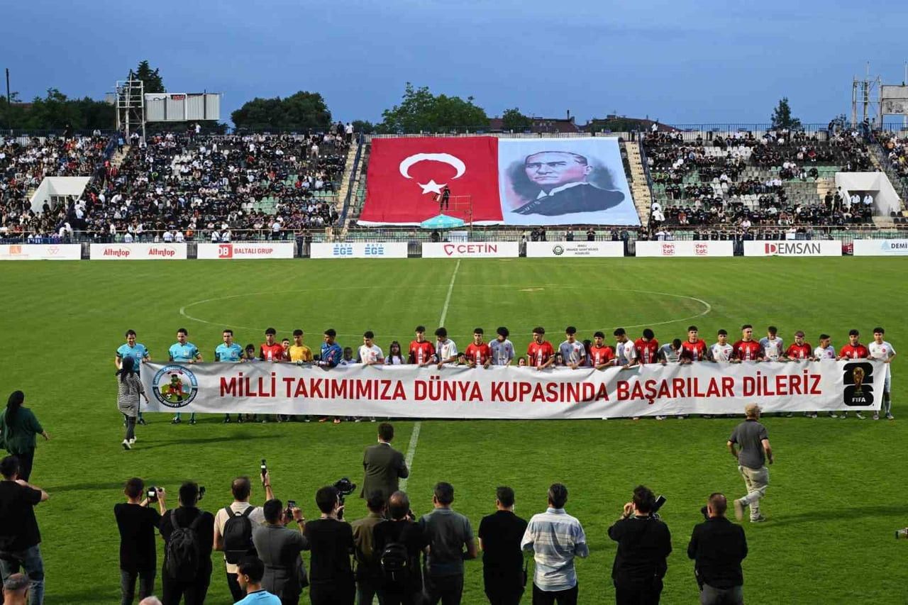 TURNUVANIN FİNALİNDE SARAYKÖY CUMHURİYET MAHALLESİ İLE BULDAN 4 EYLÜL MAHALLESİ, DENİZLİ ATATÜRK...