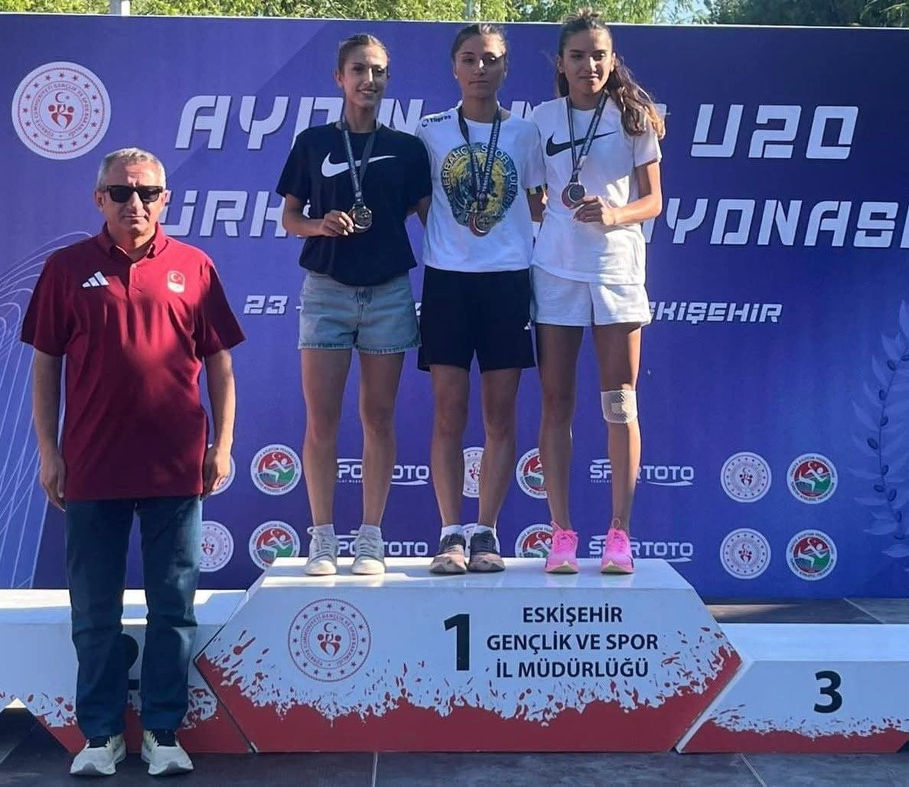 U20 TÜRKİYE ŞAMPİYONU ELİF AKÇİÇEK, BALKAN ŞAMPİYONASI BİLETİNİ ALDI.