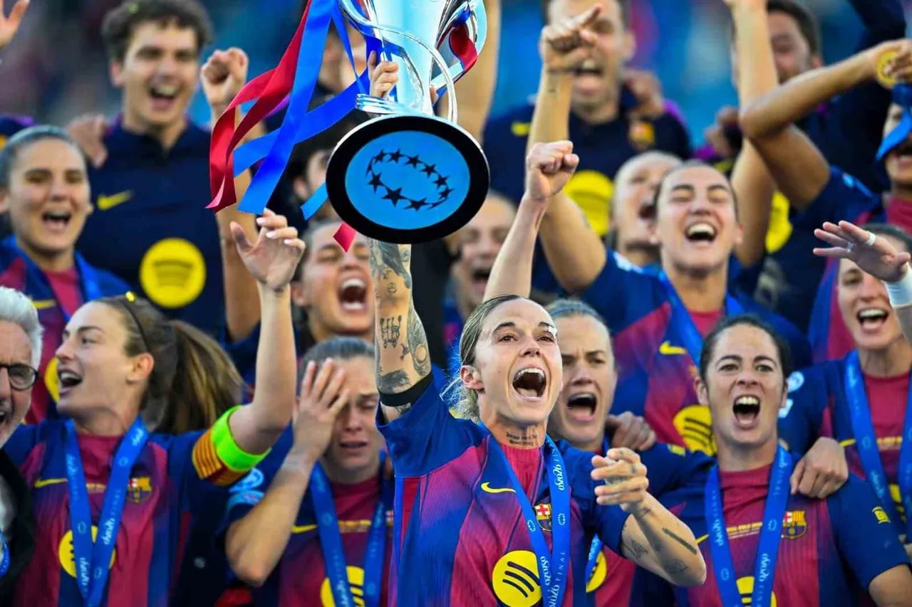 UEFA KADINLAR ŞAMPİYONLAR LİGİ FİNALİNDE LYON'U 4-0 MAĞLUP EDEN BARCELONA, 4. KEZ KUPAYI MÜZESİNE...