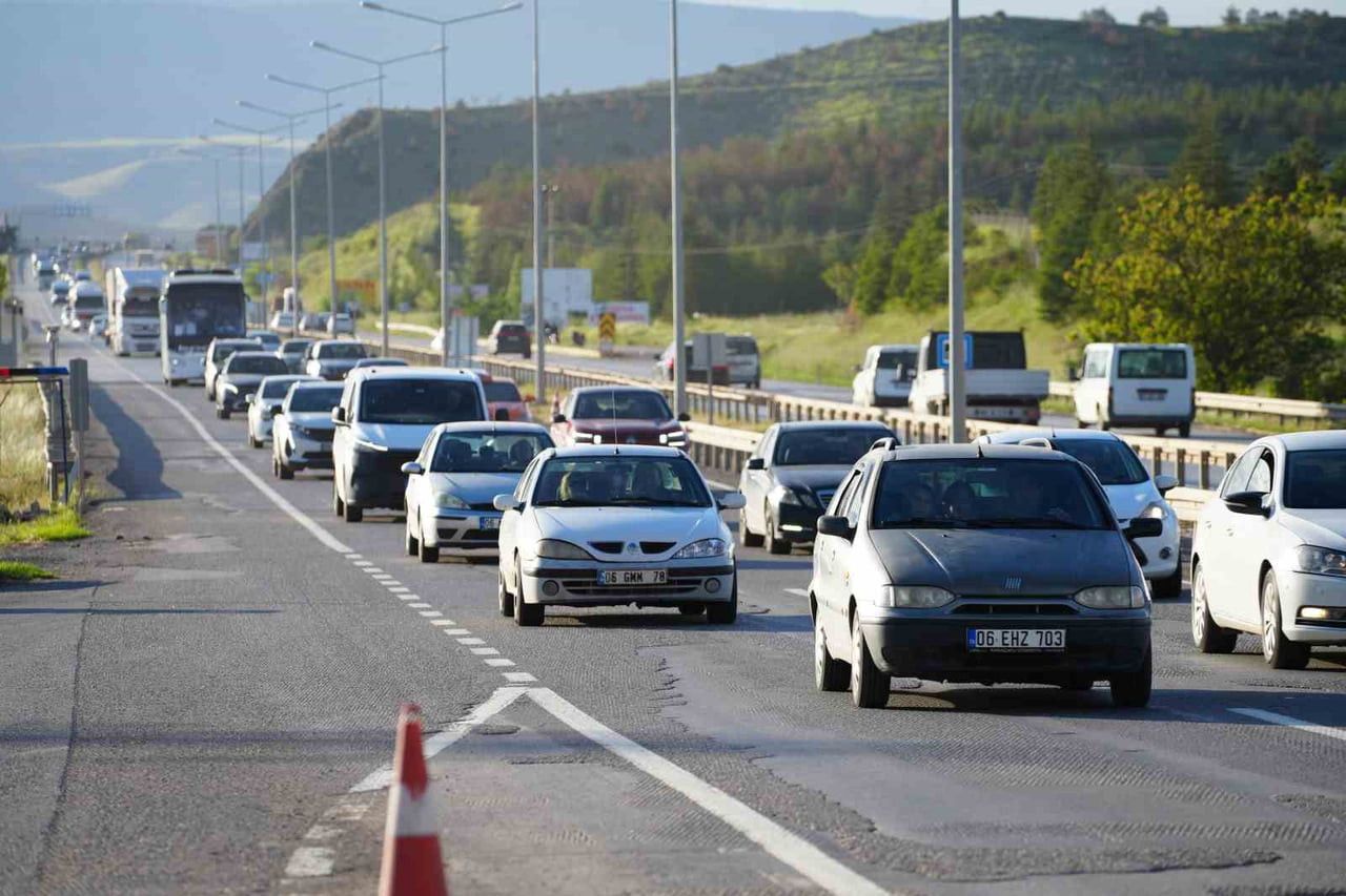 ULAŞIMDA 43 İLİN GEÇİŞ NOKTASI "KİLİT KAVŞAK" KIRIKKALE’DE, 9 GÜNLÜK KURBAN BAYRAMI TATİLİ...