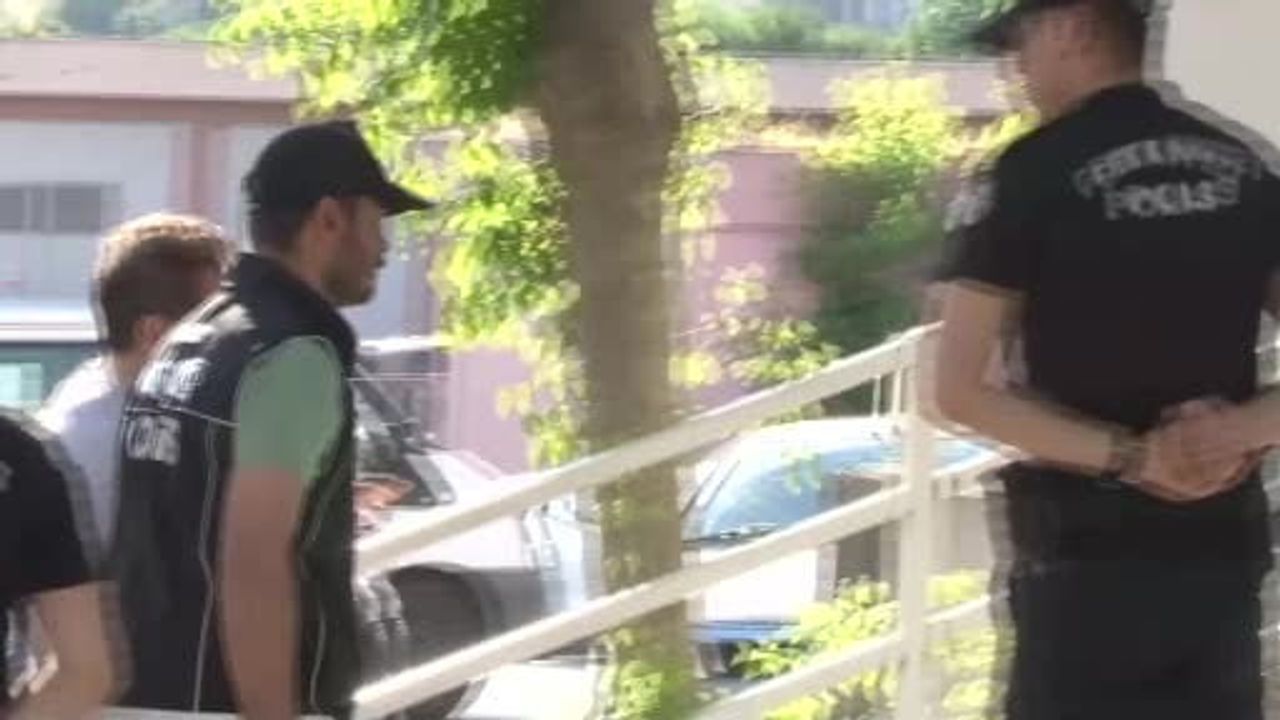 Ünlülere uyuşturucu operasyonunda gözaltına alınan 9 kişi tutuklandı