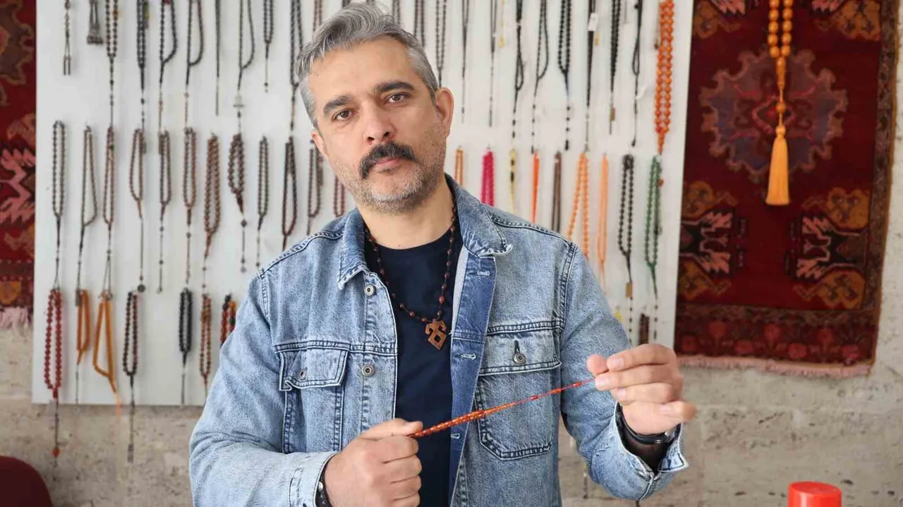 USTA TESBİHCİ SAVAŞ ÇİFTÇİ