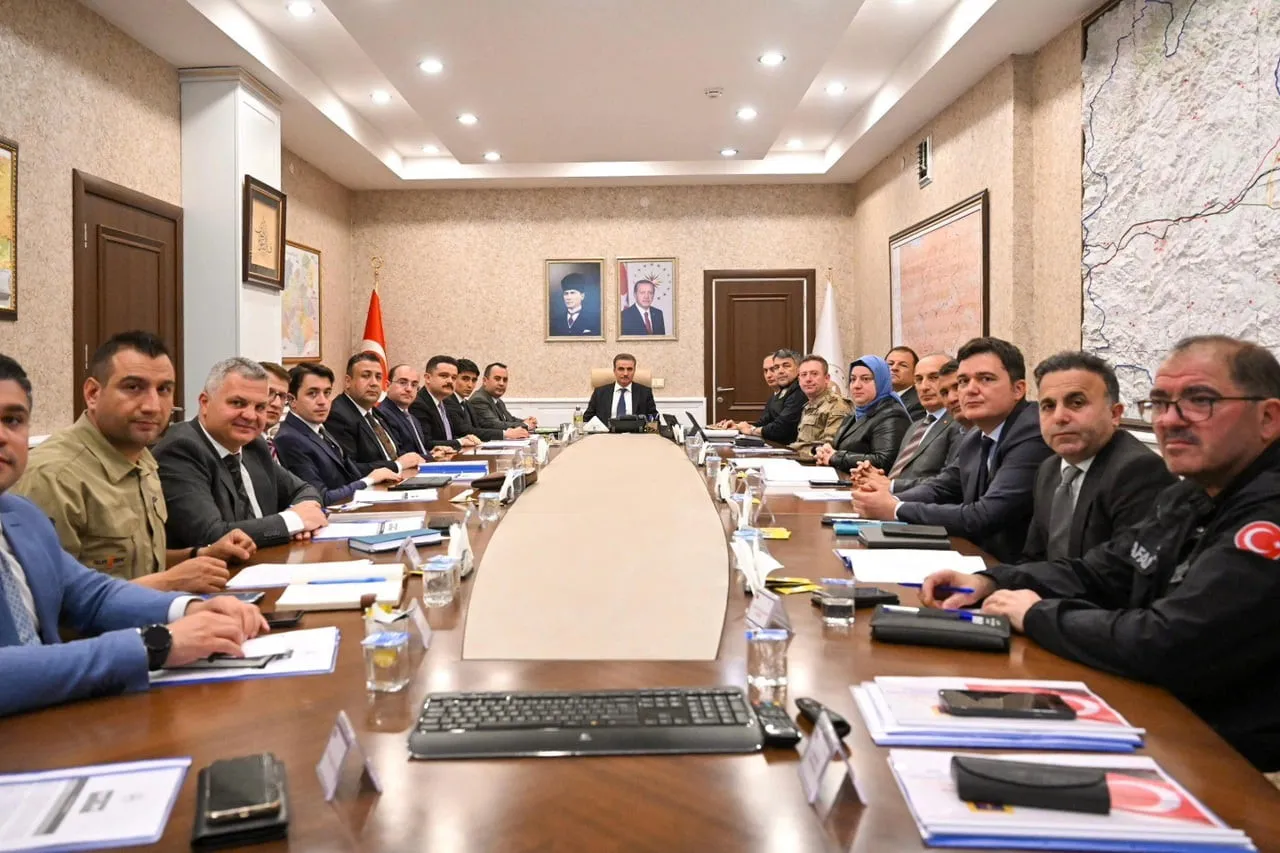 VALİ AYDIN BARUŞ BAŞKANLIĞINDA; İLÇE KAYMAKAMLARI, BÜYÜKŞEHİR BELEDİYESİ, ATATÜRK ÜNİVERSİTESİ...