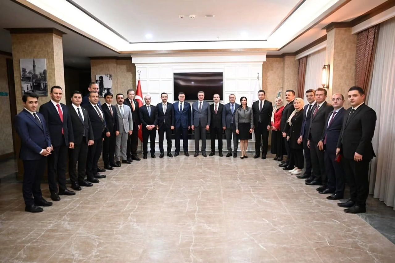 VALİ AYDIN BARUŞ, CUMHURBAŞKANI RECEP TAYYİP ERDOĞAN’IN İMZASIYLA YAYIMLANAN VALİ YARDIMCILARI VE...