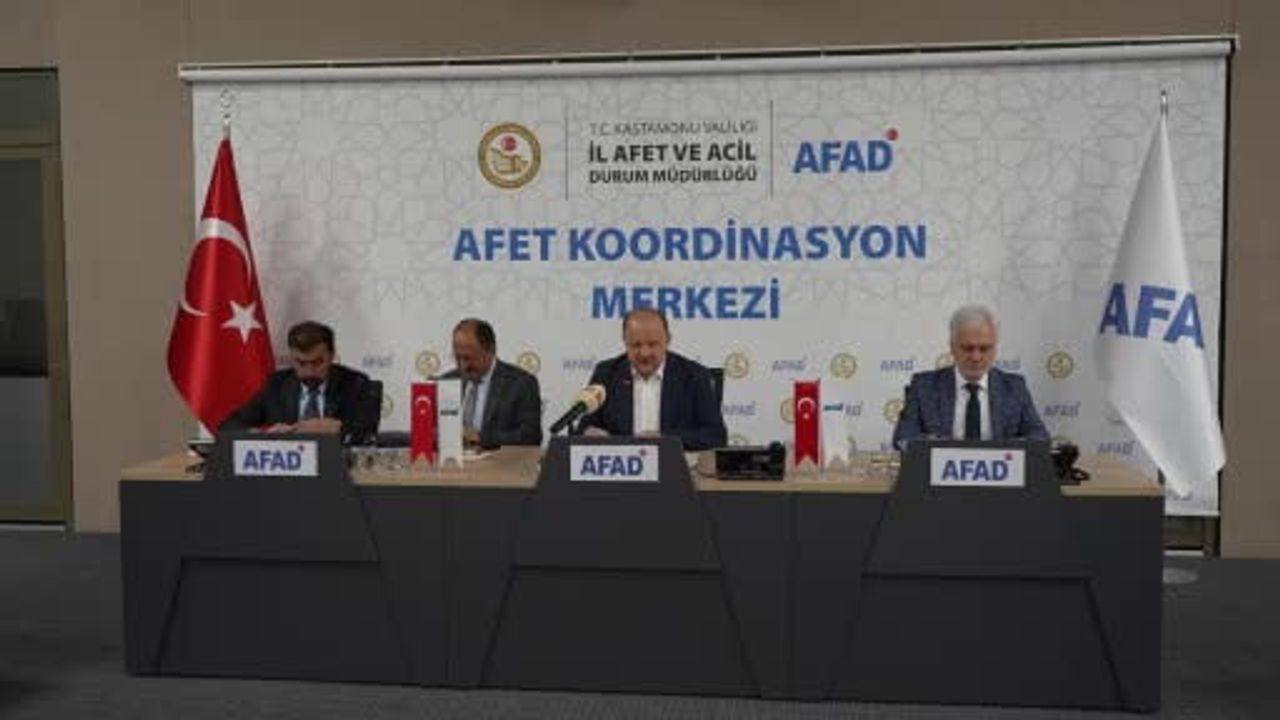 Vali Dallı'dan ormanlık alanlara sigara izmariti, cam şişe gibi benzeri malzemeleri atanlara...