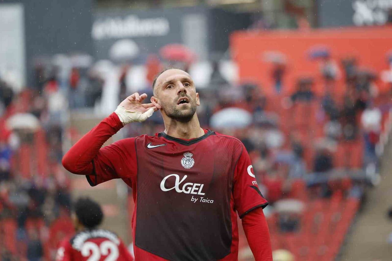 VEDAT MURİQİ, SAMUEL ETO'O'YU GERİDE BIRAKARAK 55 GOLLE MALLORCA'NIN LA LİGA TARİHİNDE EN ÇOK GOL...