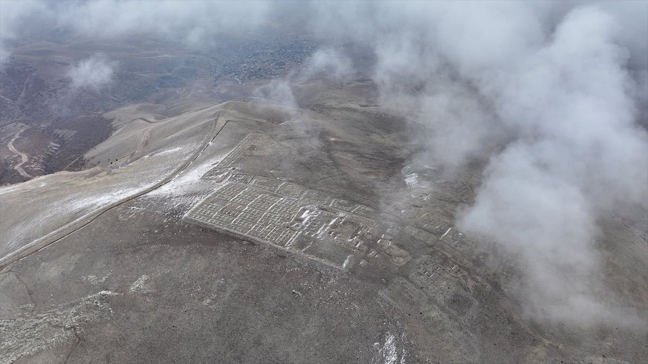 Yaklaşık 2 bin 800 yıl önce Niğde ve çevresinde hüküm süren Tabal Krallığı, yerleşim izleri ve çok...