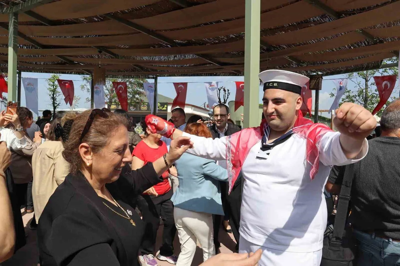 YALOVA’DA YARIN BİR GÜNLÜK VATANİ GÖREVİNİ YAPACAK ENGELLİ GENÇLER İÇİN KINA EĞLENCESİ...