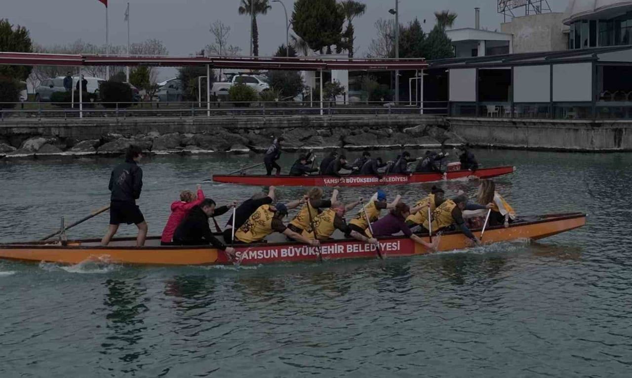 YARIŞLAR BOYUNCA REKABETİN YANI SIRA DOSTLUK DA ÖN PLANDAYDI. KARADENİZ’İN KÜLTÜREL DOKUSUNU...