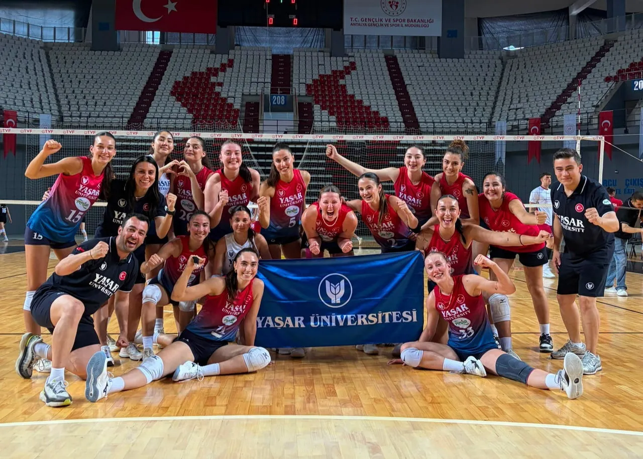 YAŞAR ÜNİVERSİTESİ KADIN VOLEYBOL TAKIMI, ANTALYA'DA DÜZENLENEN ÜNİLİG VOLEYBOL TÜRKİYE...