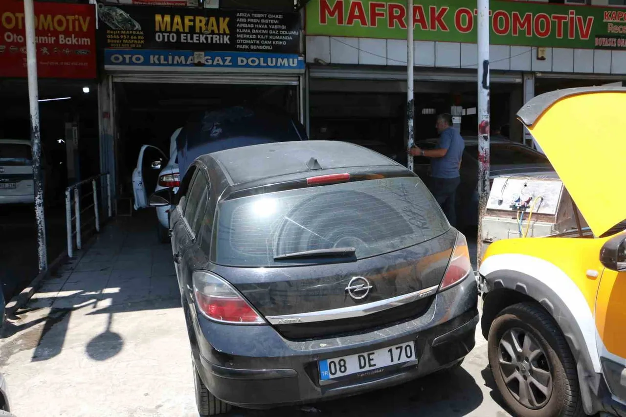 YAZ AYLARININ GELMESİYLE BİRLİKTE ARAÇ KLİMALARI DA SÜRÜCÜLER İÇİN VAZGEÇİLMEZ HALE...