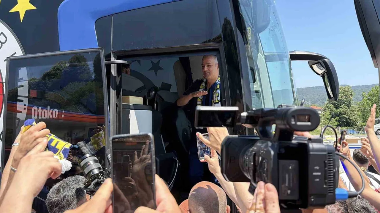 YENİ SEZON HAZIRLIKLARI KAPSAMINDA DÜZCE’YE GELEN FENERBAHÇE KAFİLESİ, KAYNAŞLI’DA DÜZCE...