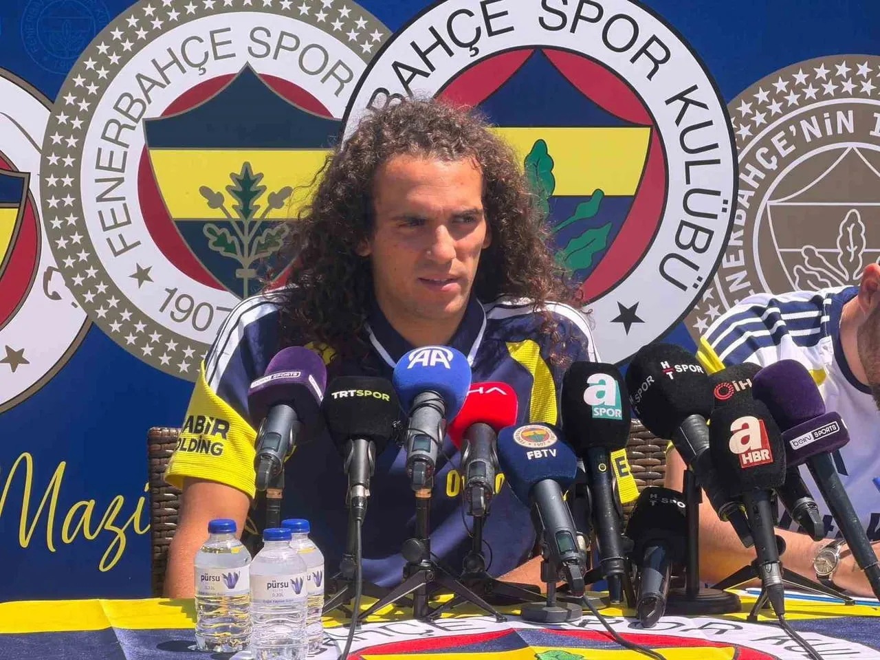 YENİ SEZON HAZIRLIKLARINI TOPUK YAYLASI TESİSLERİ'NDE SÜRDÜREN FENERBAHÇE'DE, OYUNCULARDAN MATTEO...