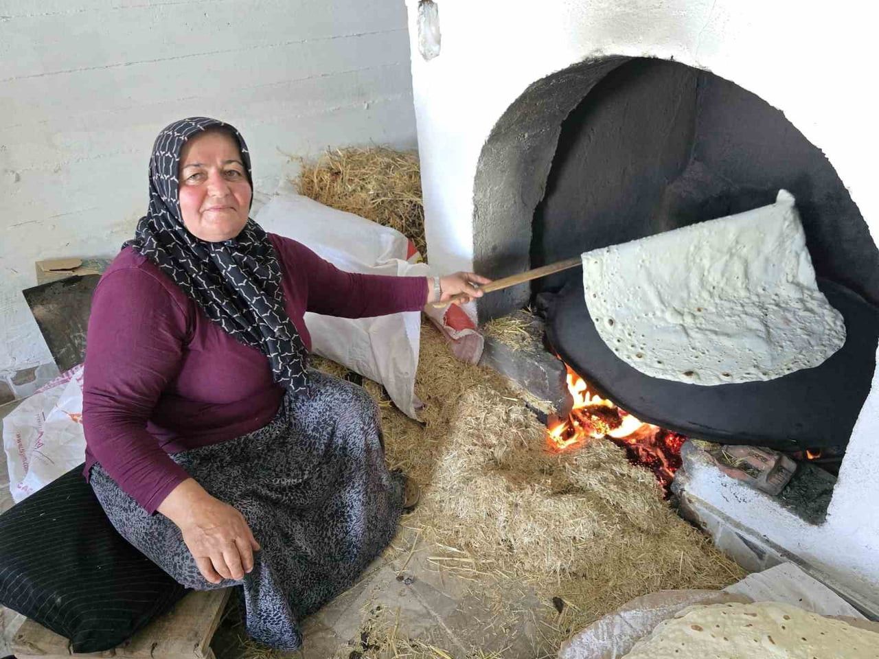 YOZGAT’IN AYDINCIK İLÇESİNDE, ASIRLARDIR SÜREGELEN BİR GELENEK OLAN İMECE USULÜ YÖRESEL YUFKA...