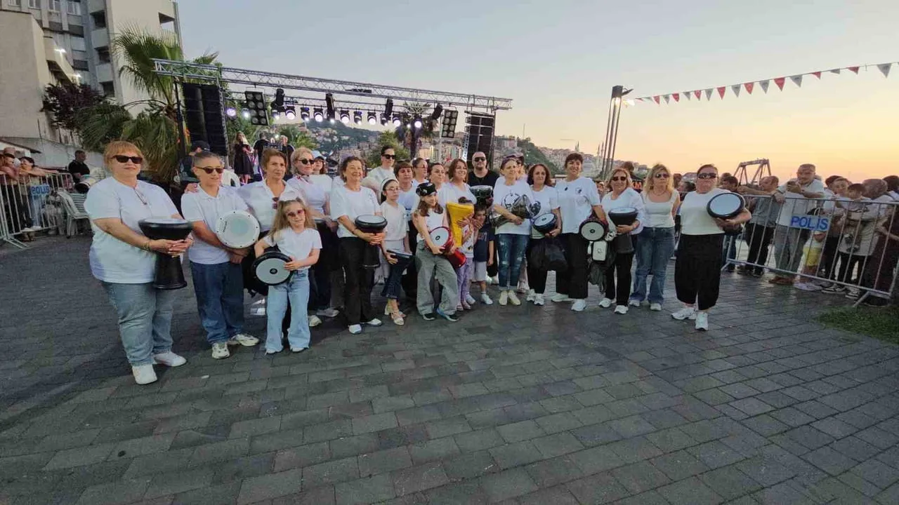 ZONGULDAK'IN DÜŞMAN İŞGALİNDEN KURTULUŞUNUN 105. YIL DÖNÜMÜ ETKİNLİKLERİ KAPSAMINDA, 55 KADINDAN...